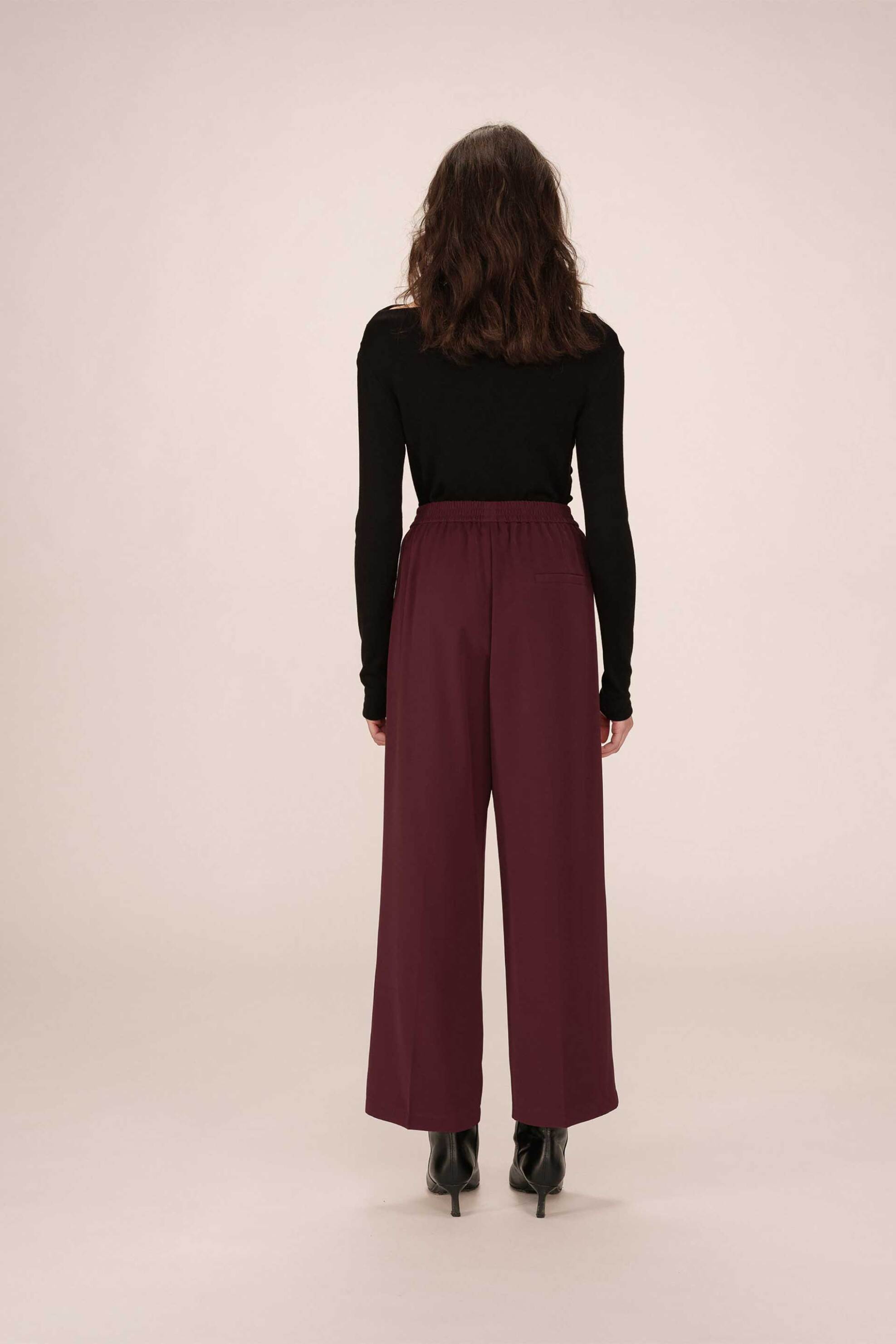 Grace & Mila γυναικείο παντελόνι υφασμάτινο Wide Leg "Noblesse" - NOBLESSE/FW25 Μπορντό φωτογραφία