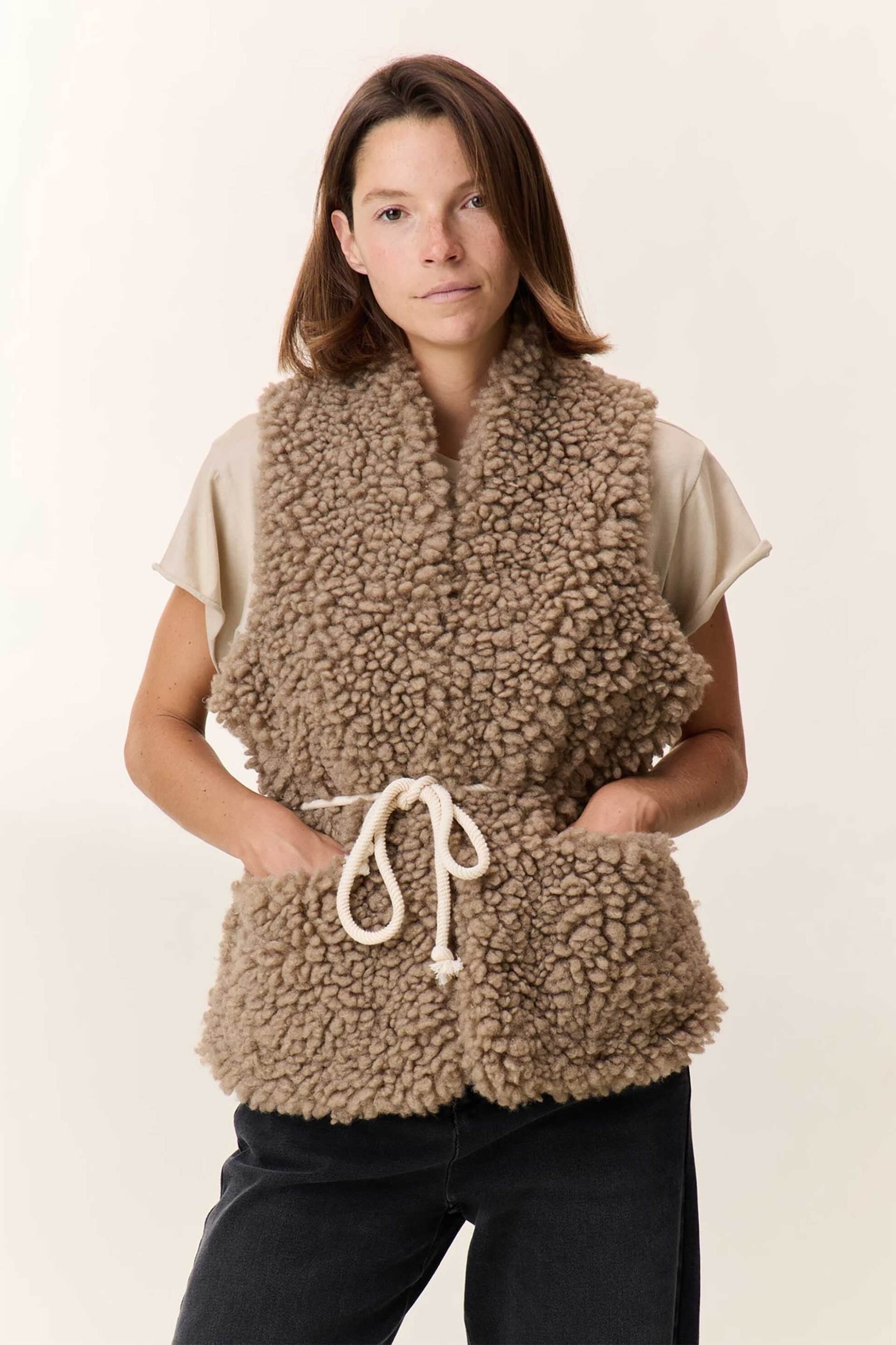 LEON & HARPER Leon & Harper γυναικείο γιλέκο με faux γούνα "Vinny" - Vinny FF05 PLN Μπεζ