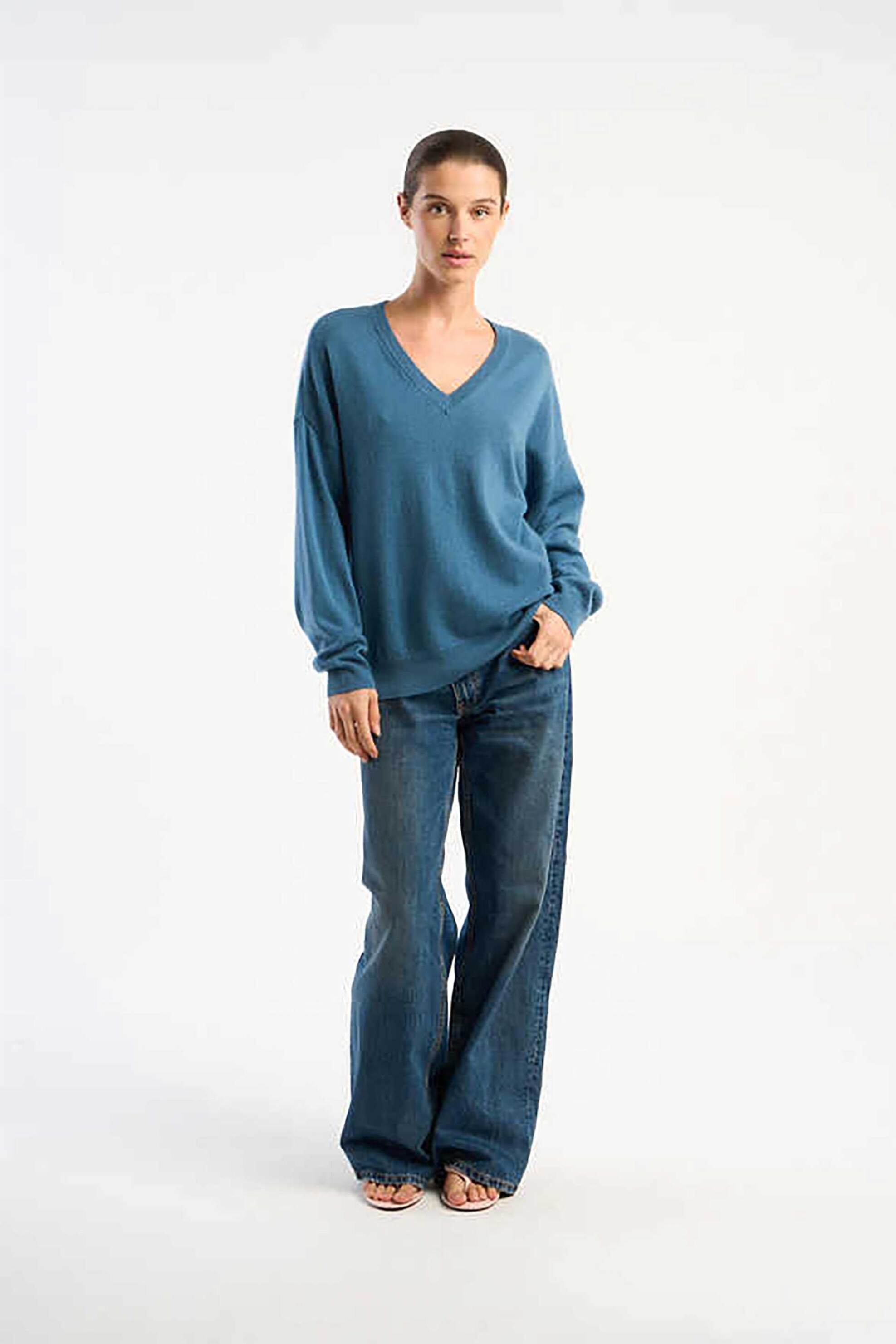 Les Tricots De Lea γυναικεία πλεκτή μπλούζα από κασμίρι "Mapoupy" - 37025 Πετρόλ φωτογραφία