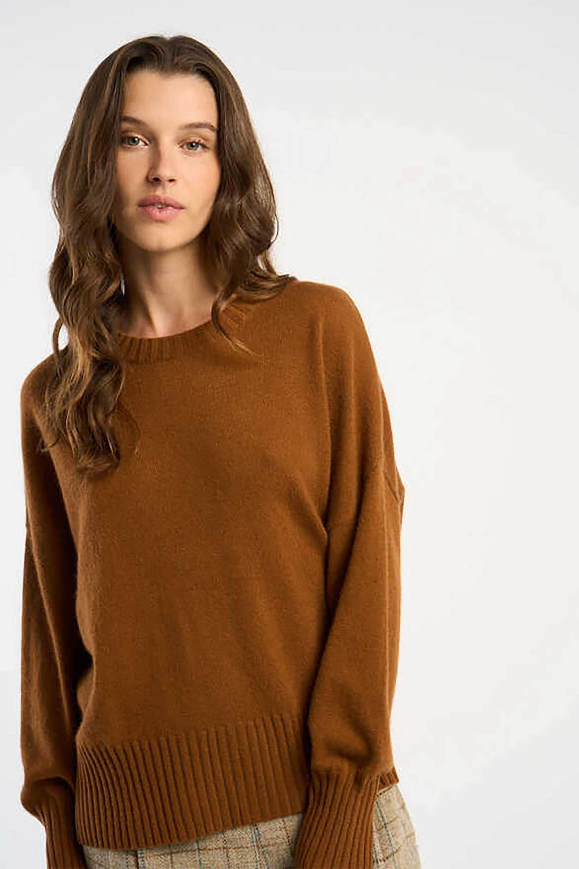 Les Tricots De Lea γυναικεία πλεκτή μπλούζα από κασμίρι "Monptilya" - 37028 φωτογραφία