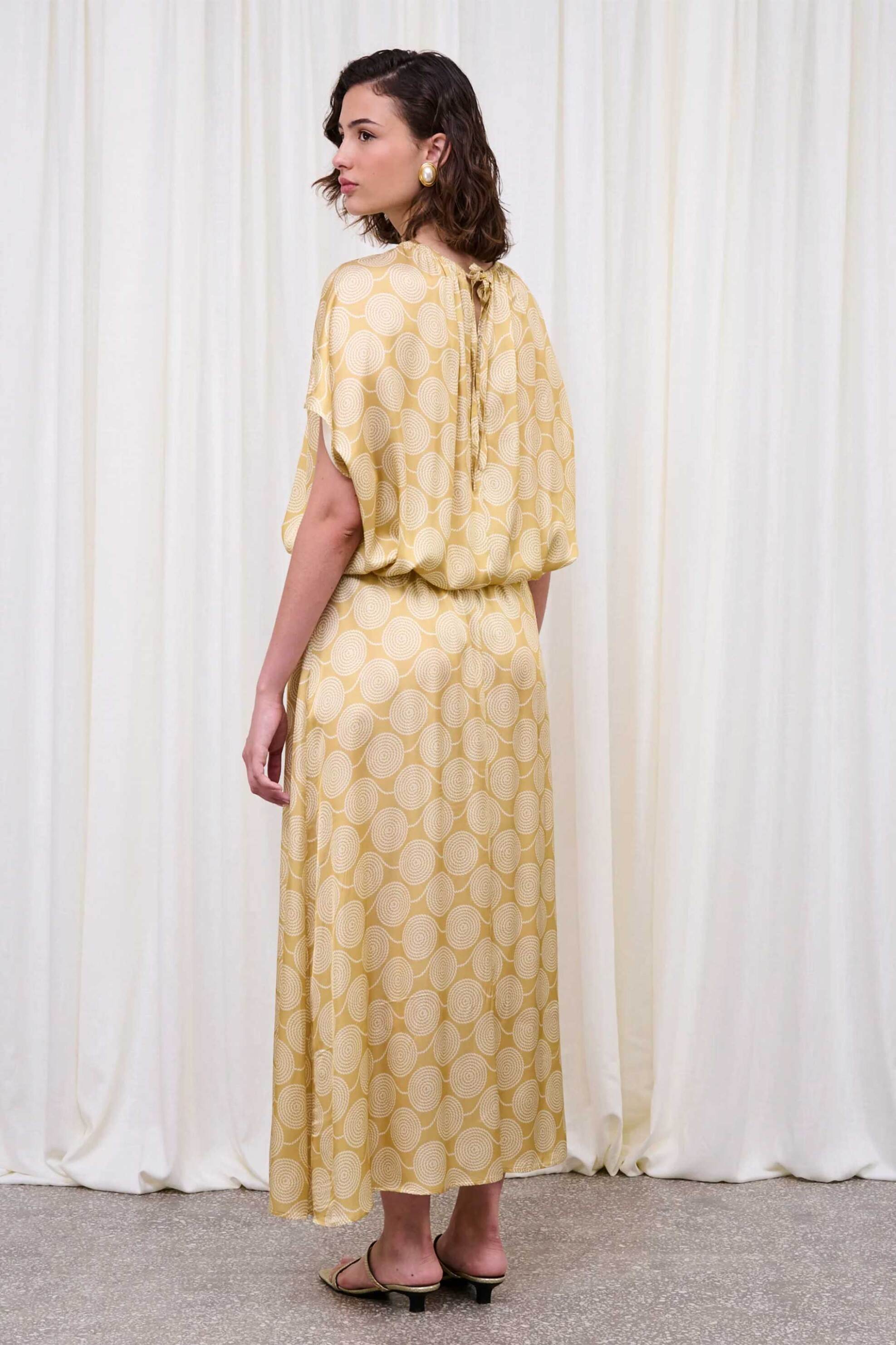 Capetanissa γυναικεία μπλούζα με print και σατέν όψη Relaxed Fit "Echo" - CP142A01SAP Χρυσό φωτογραφία