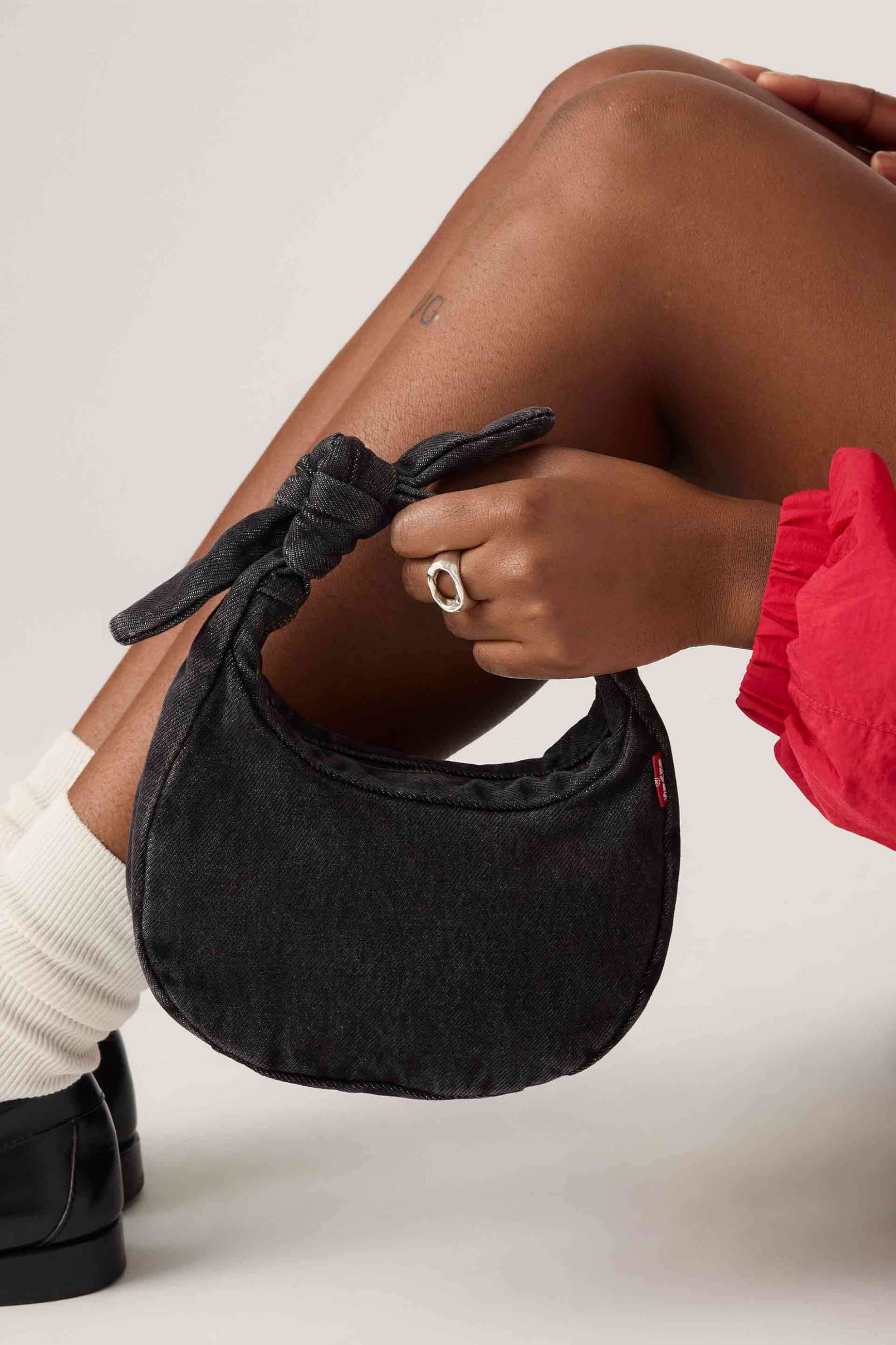 Levi's® γυναικείο denim mini bag "Baby Brooklyn" - 005FD0001 Μαύρο φωτογραφία