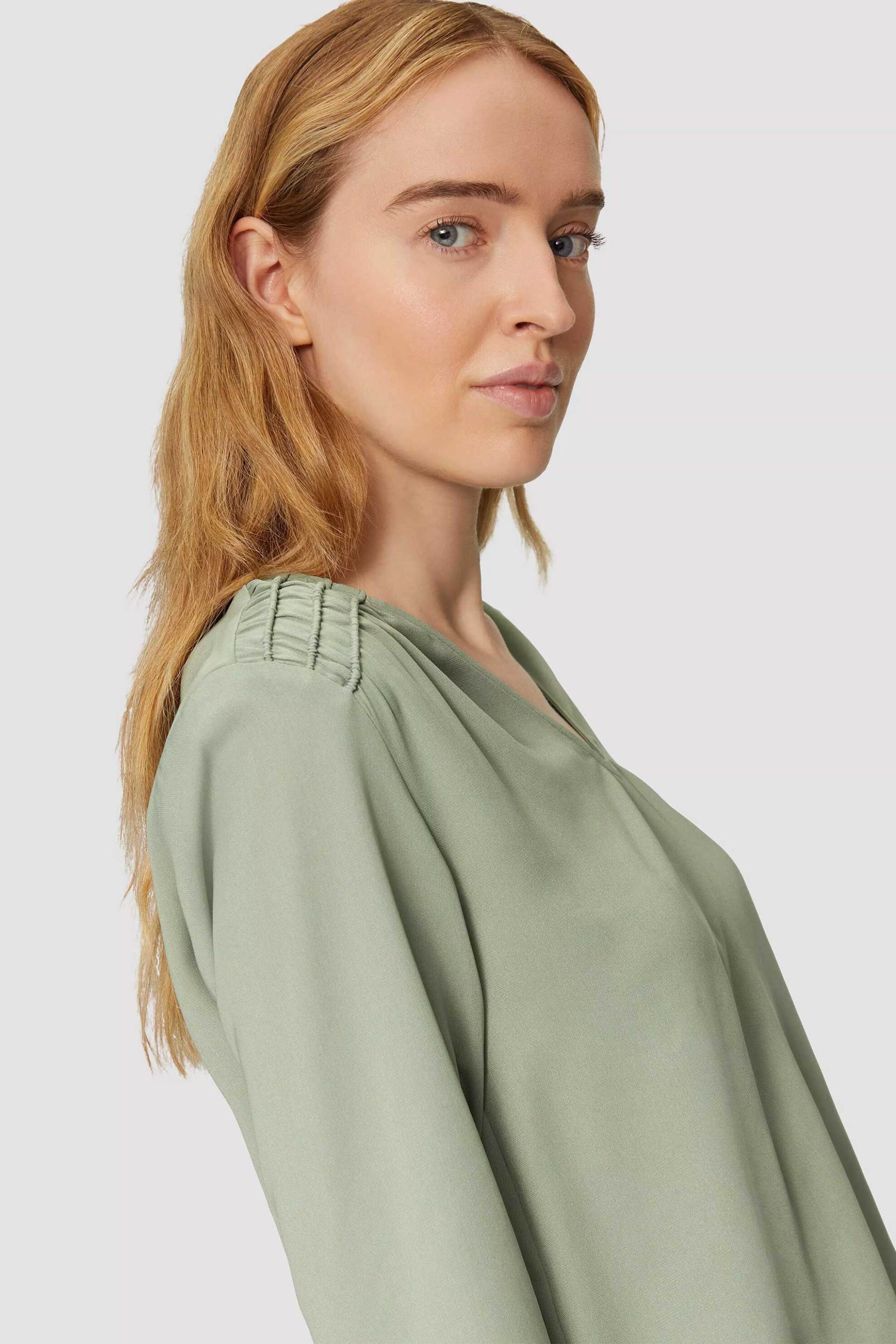 s.Oliver γυναικεία μπλούζα με λεπτομέρεια στους ώμους - SO2151247 Βεραμάν φωτογραφία