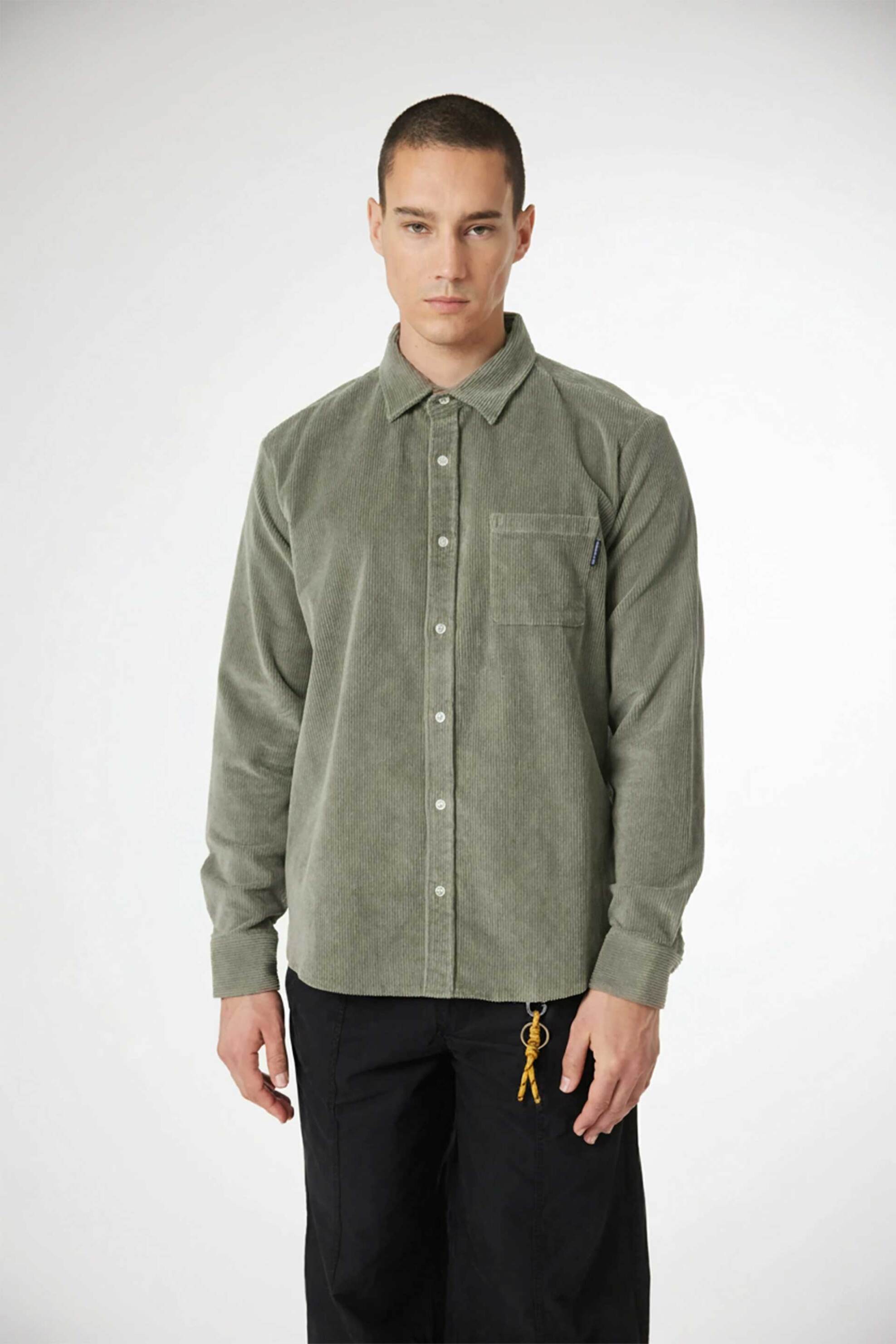 Blue Banana unisex overshirt κοτλέ Regular Fit "River" - AW25UG009RIVGR17/FW25 Χακί φωτογραφία