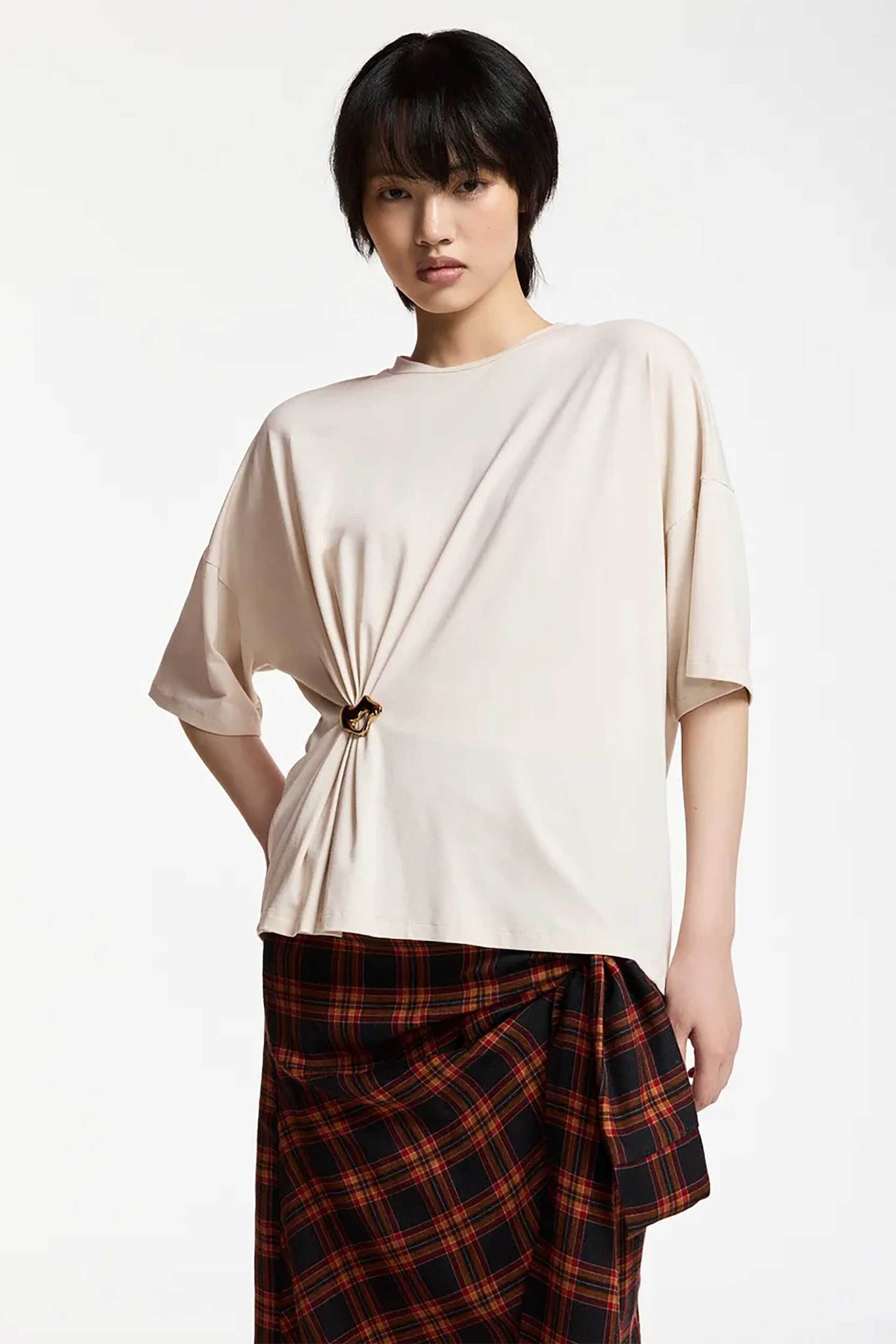 Essentiel Antwerp γυναικείο T-shirt με διακοσμητική καρφίτσα 