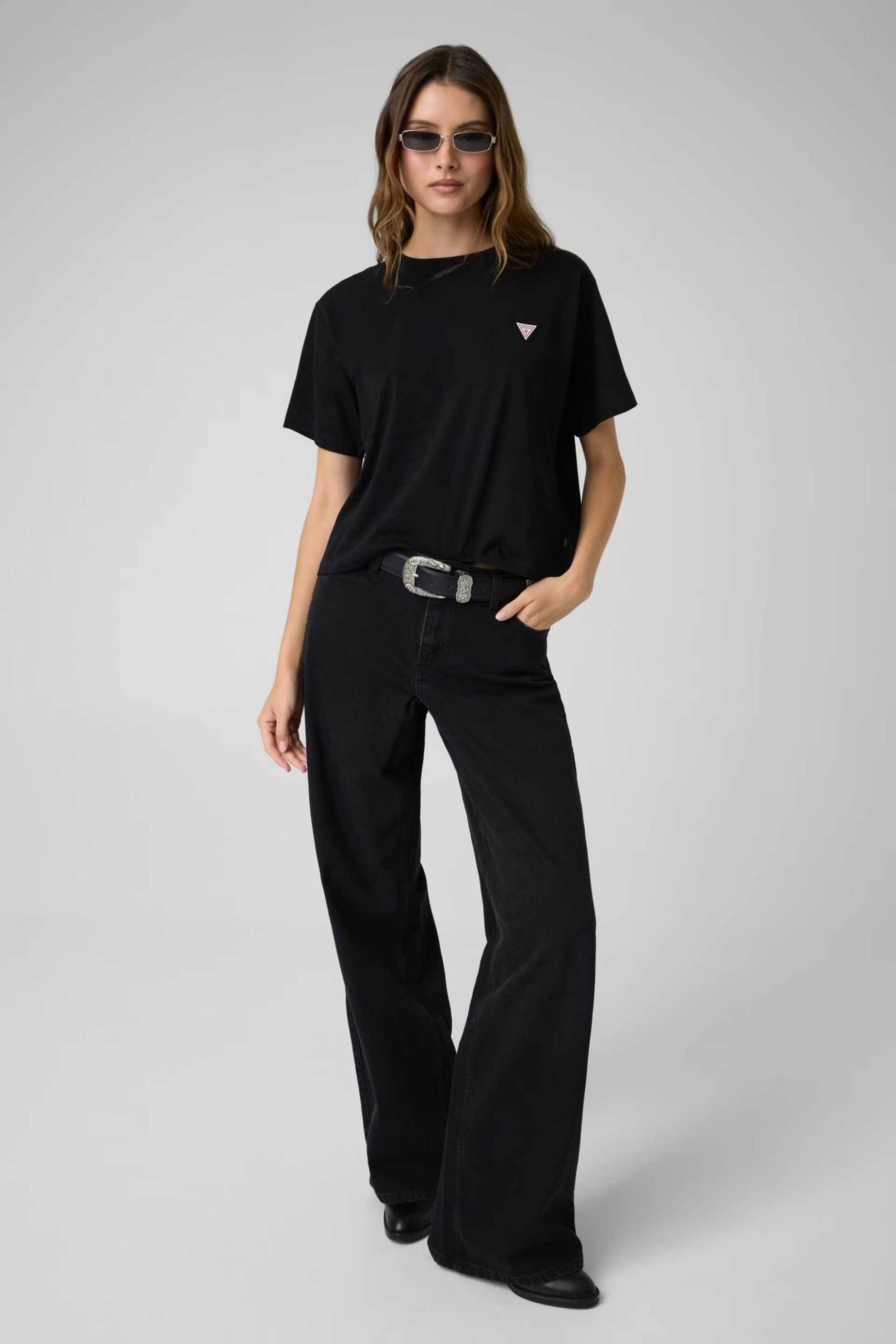 Guess γυναικείο T-shirt με τριγωνικό λογότυπο Βοxy Fit - W4YI05K8HM0 Μαύρο