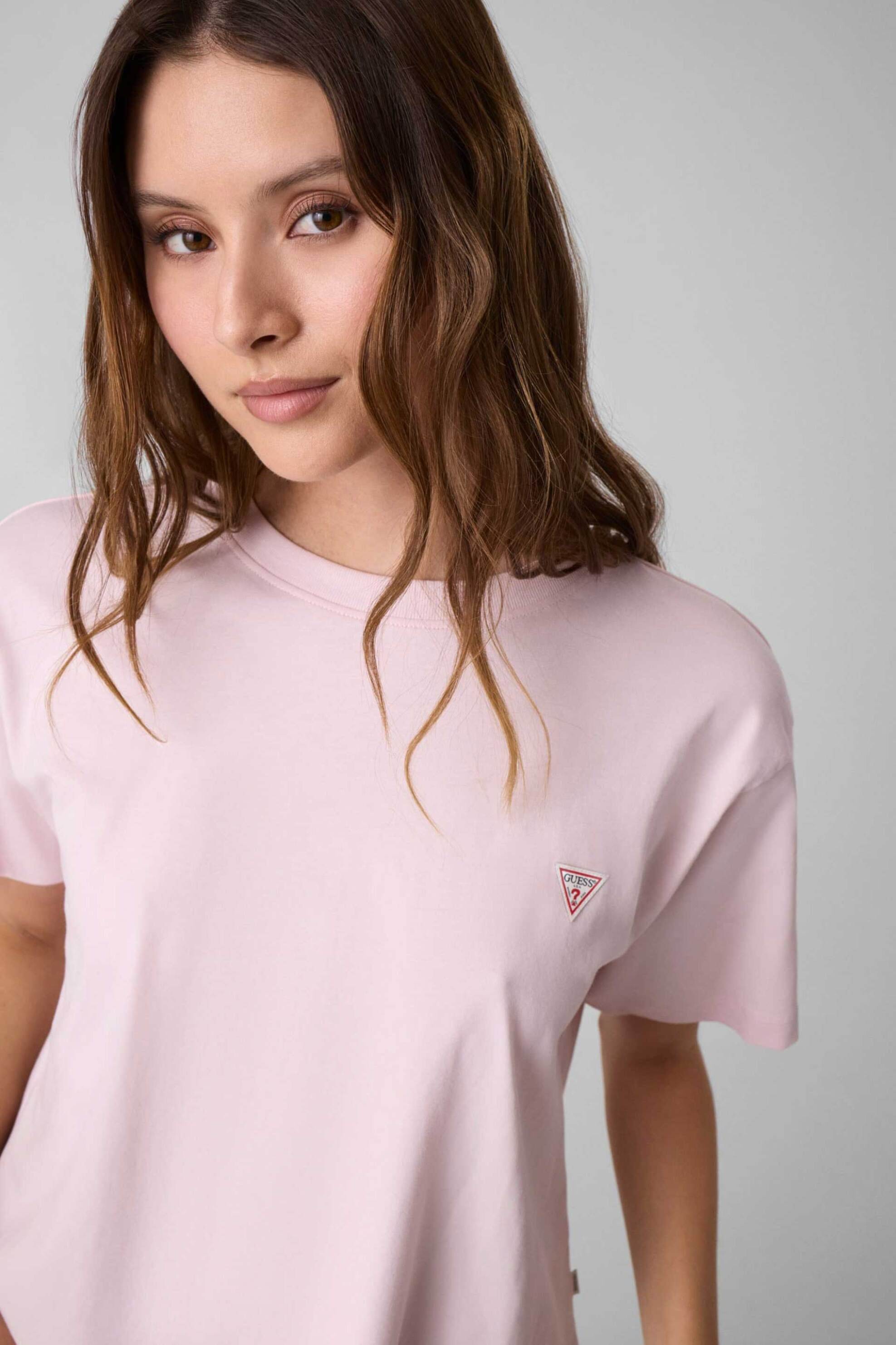 Guess γυναικείο T-shirt με τριγωνικό λογότυπο Βοxy Fit - W4YI05K8HM0 Ροζ