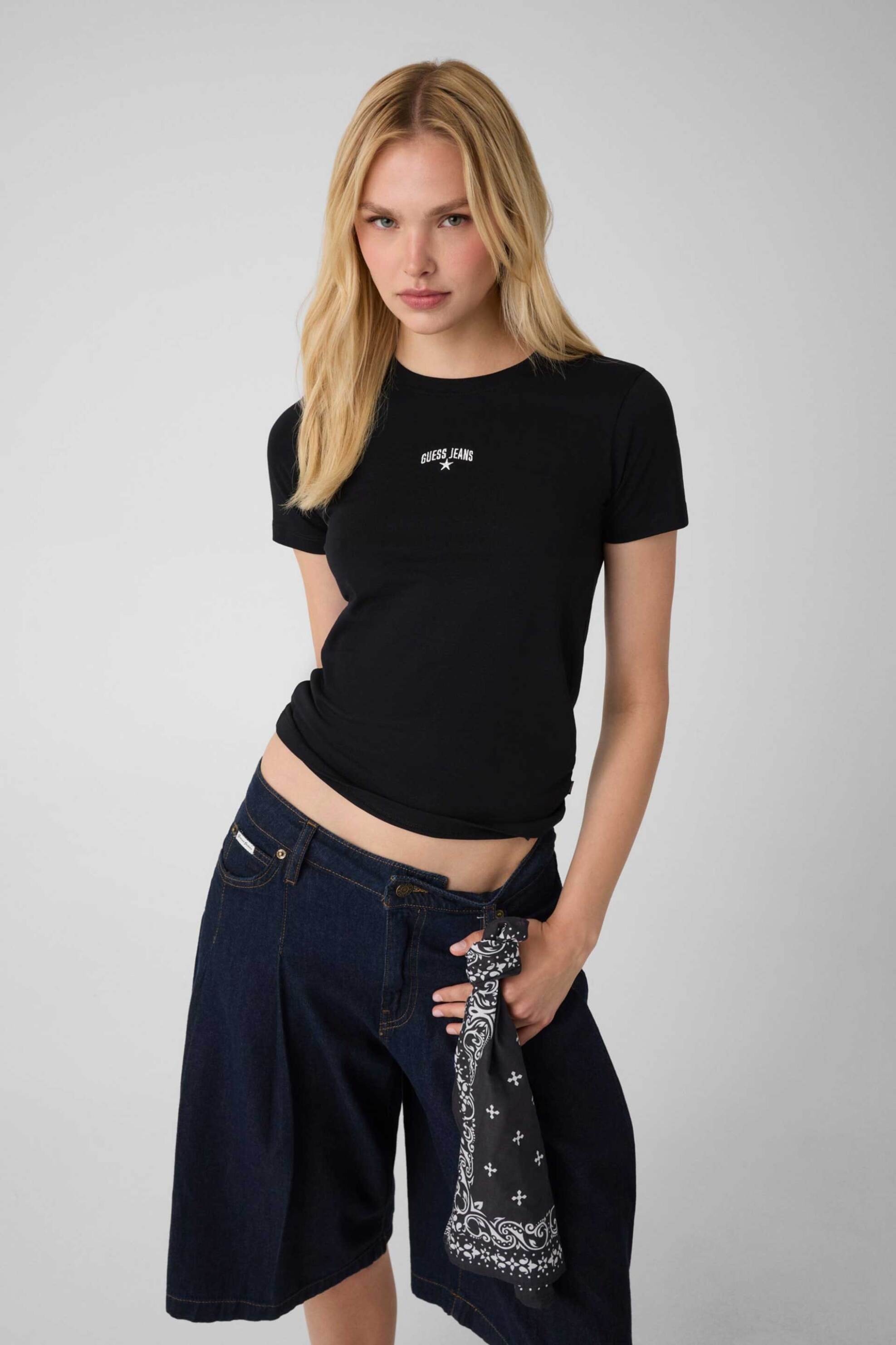 Guess γυναικείο T-shirt με κεντημένο λογότυπο Slim Fit - W6YI51K4679 Μαύρο