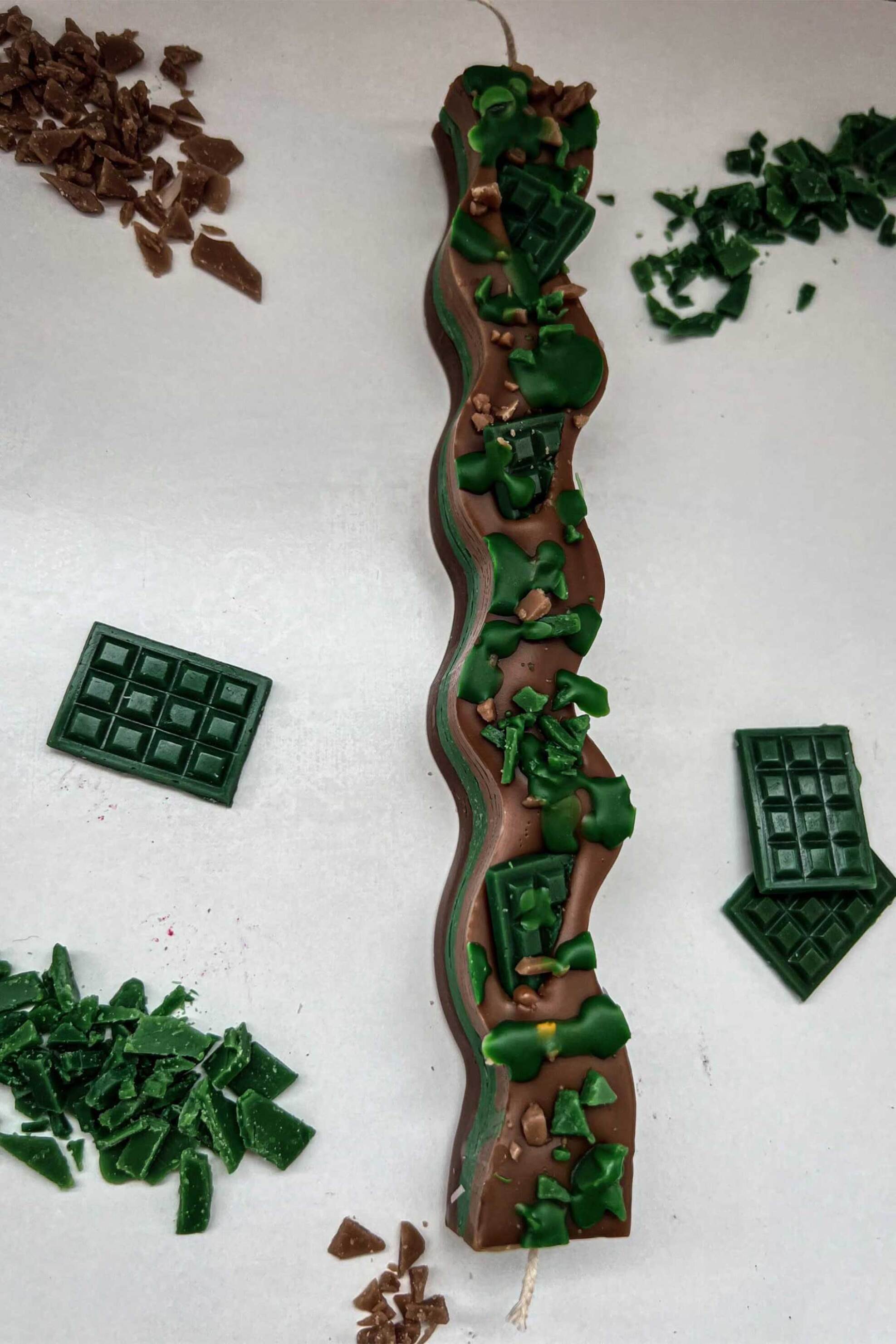 Luxury Candles πασχαλινή χειροποίητη αρωματική λαμπάδα "Dubai Chocolate" - 0600000000303