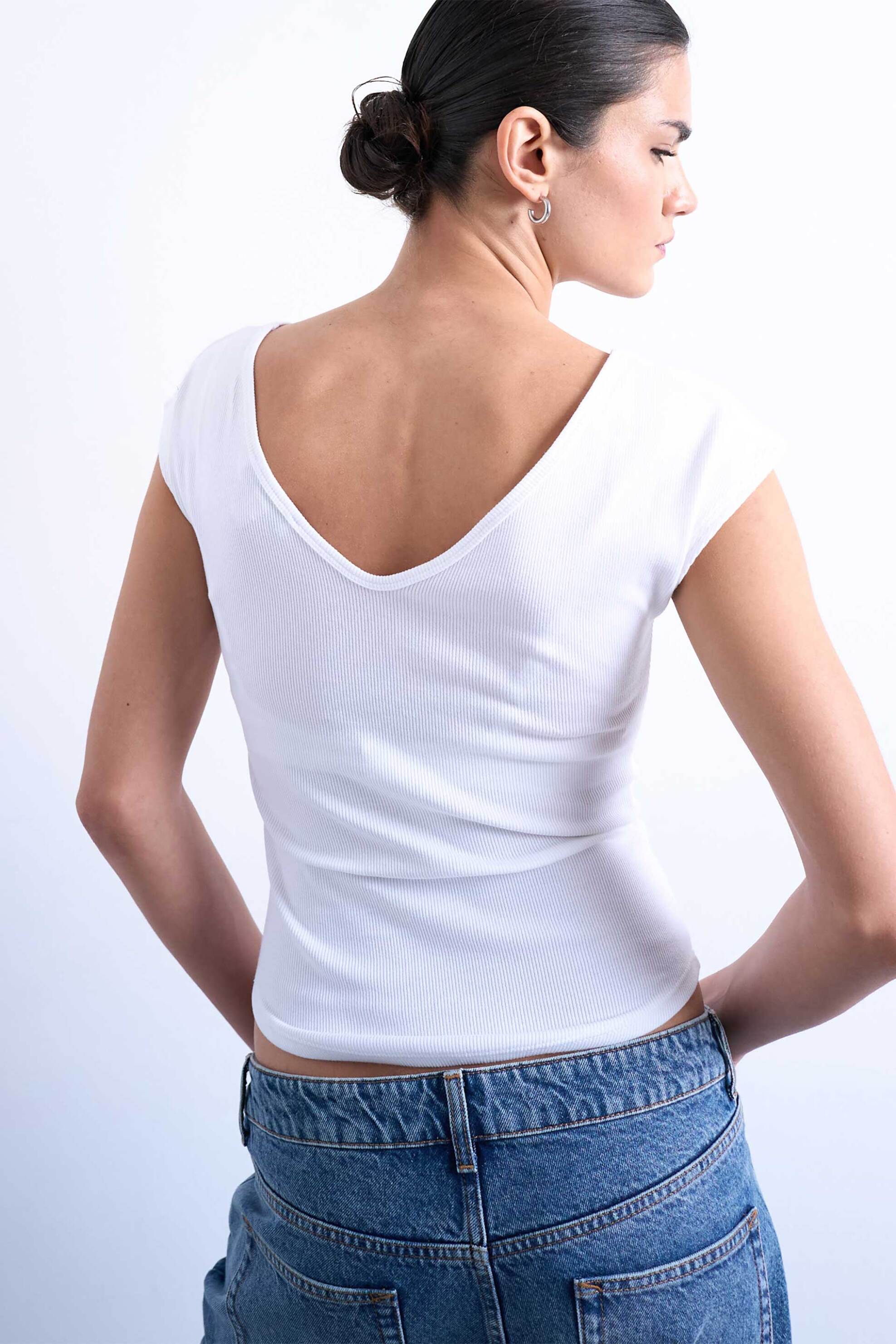 Topshop γυναικείο T-shirt μονόχρωμο με V λαιμόκοψη "Tslissy" - 31000862 Λευκό φωτογραφία