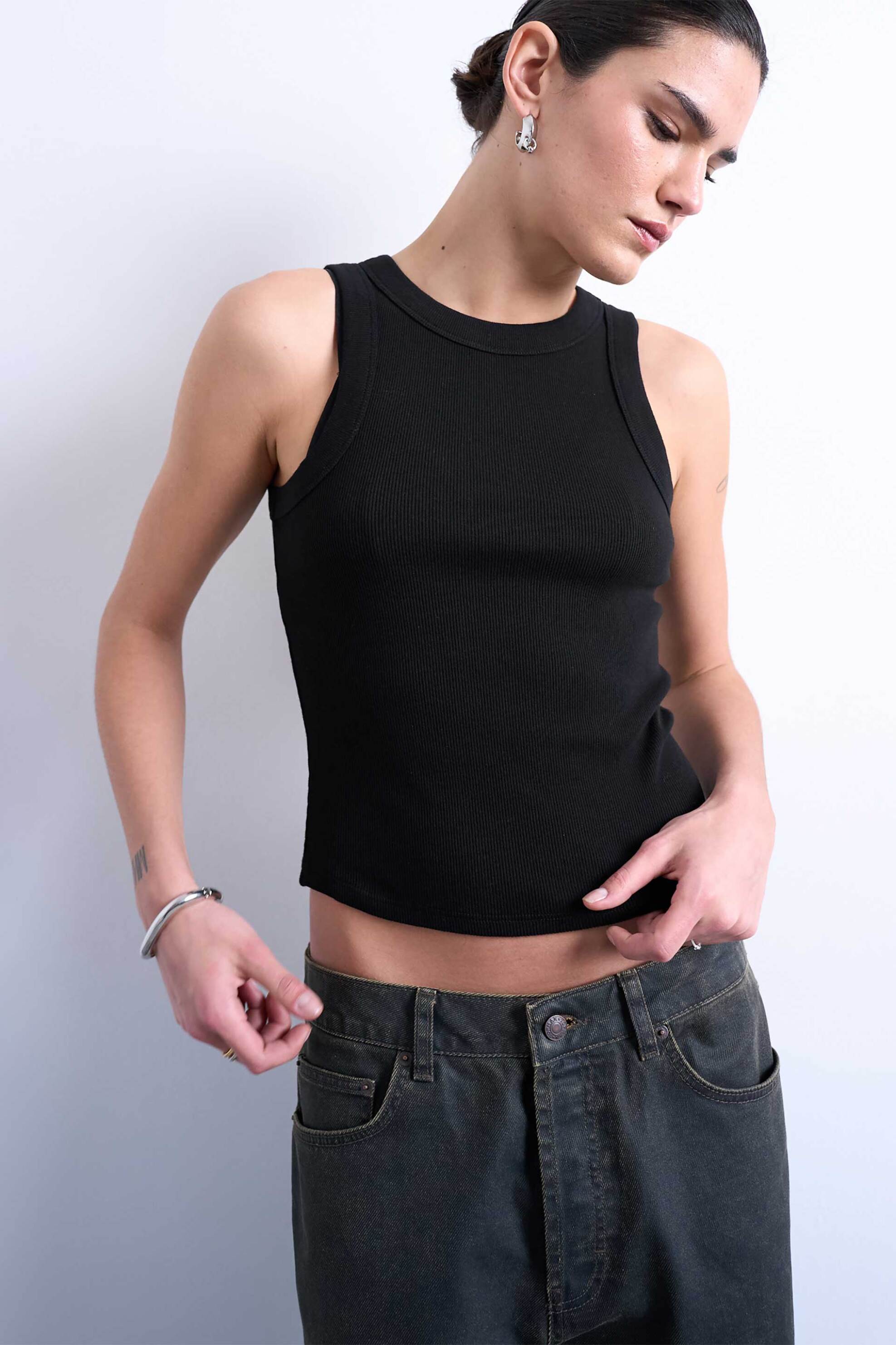 Topshop γυναικείο τοπ μονόχρωμο αμάνικο "Μary" - 31000872 Μαύρο