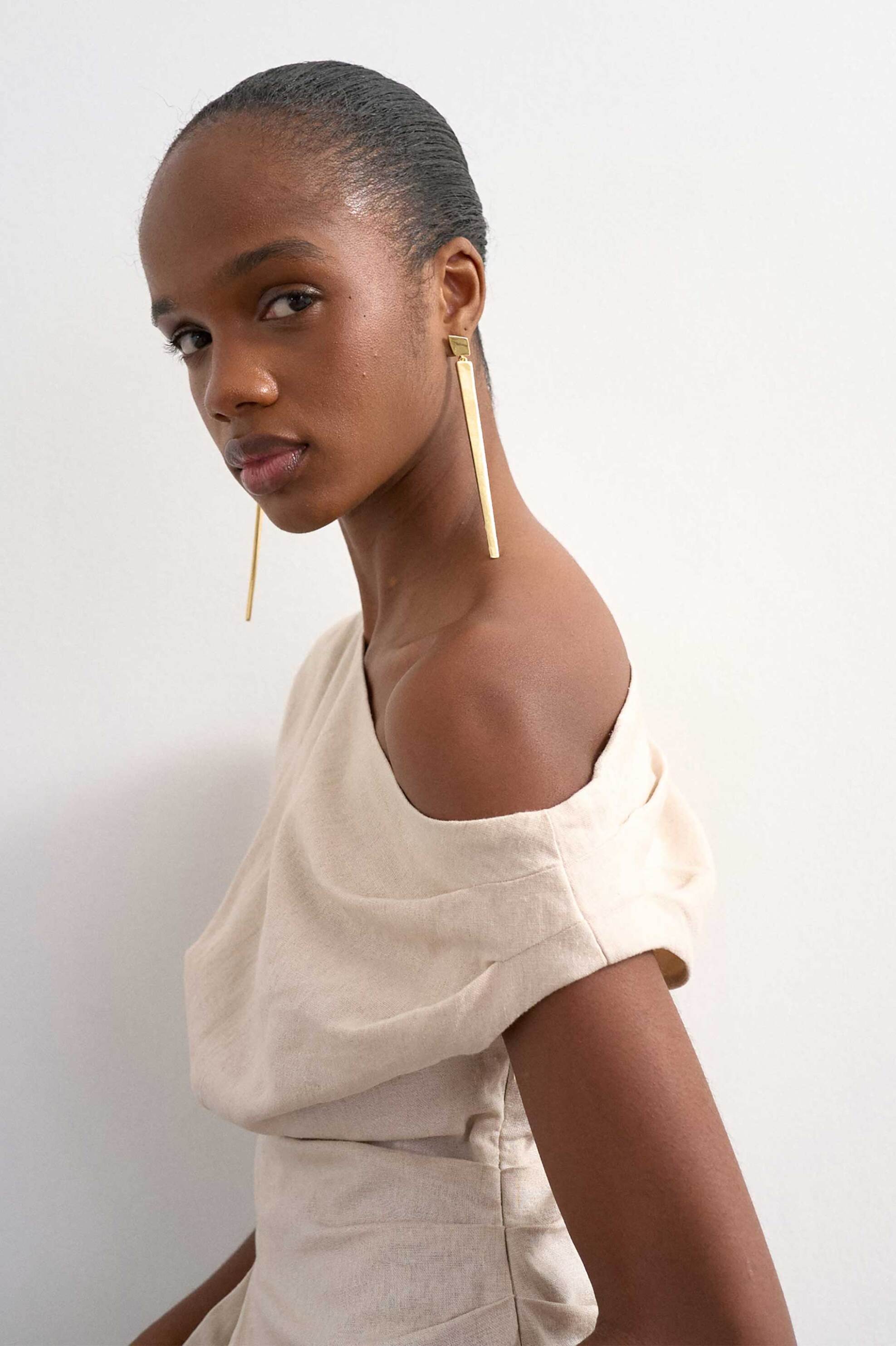 Topshop Γυναικεία Μπλούζα με Ασύμμετρο Πάνω Μέρος Arisa - 31001156 Εκρού