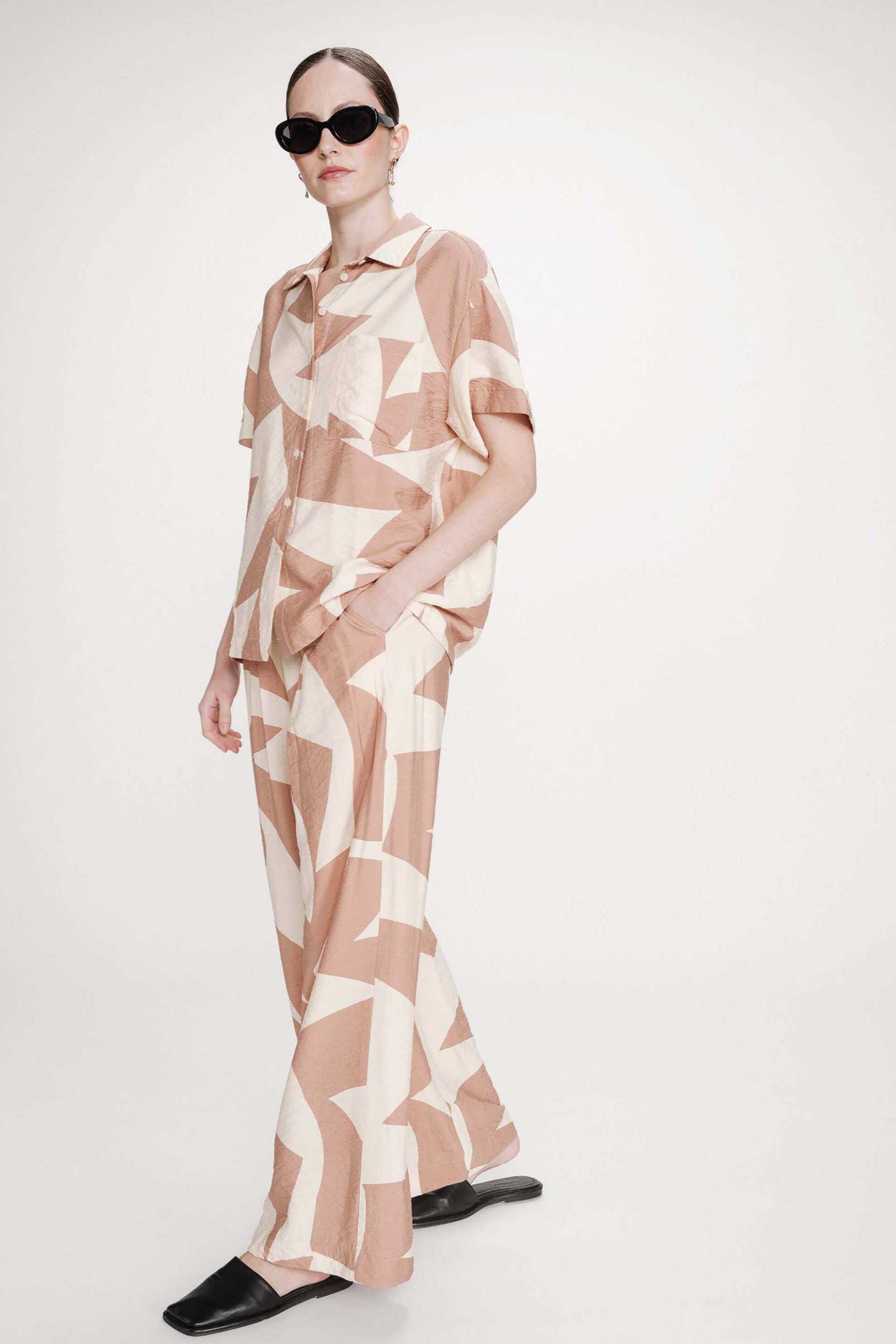 GRACE & MILA Grace & Mila γυναικείο πουκάμισο με all-over print Regular Fit "Veil" - VEIL/SS26 Κρέμ - 2