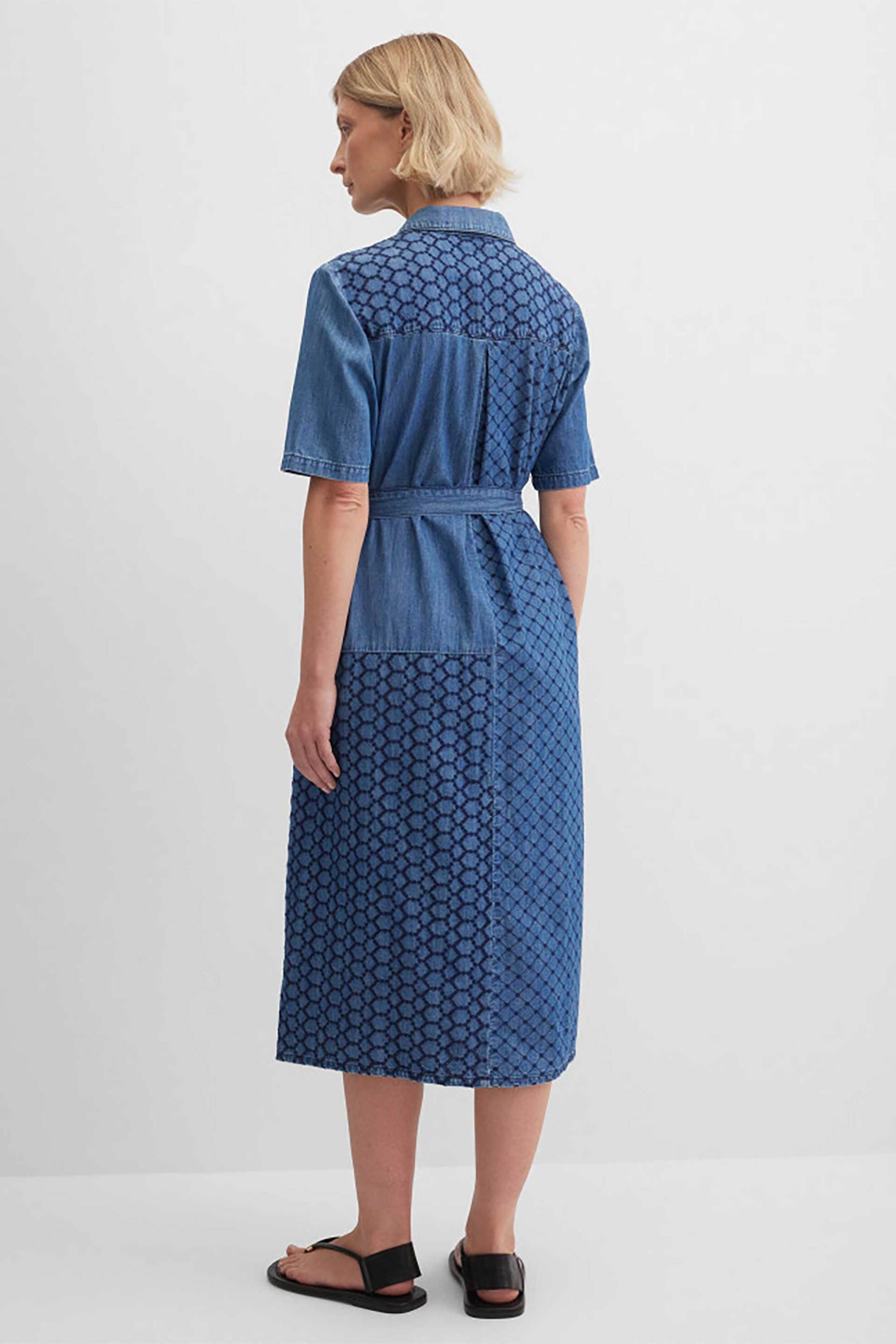 GERRY WEBER Gerry Weber γυναικείο midi φόρεμα denim σεμιζιέ με κεντημένο γεωμετρικό σχέδιο - N68654396042 Denim Blue - 3