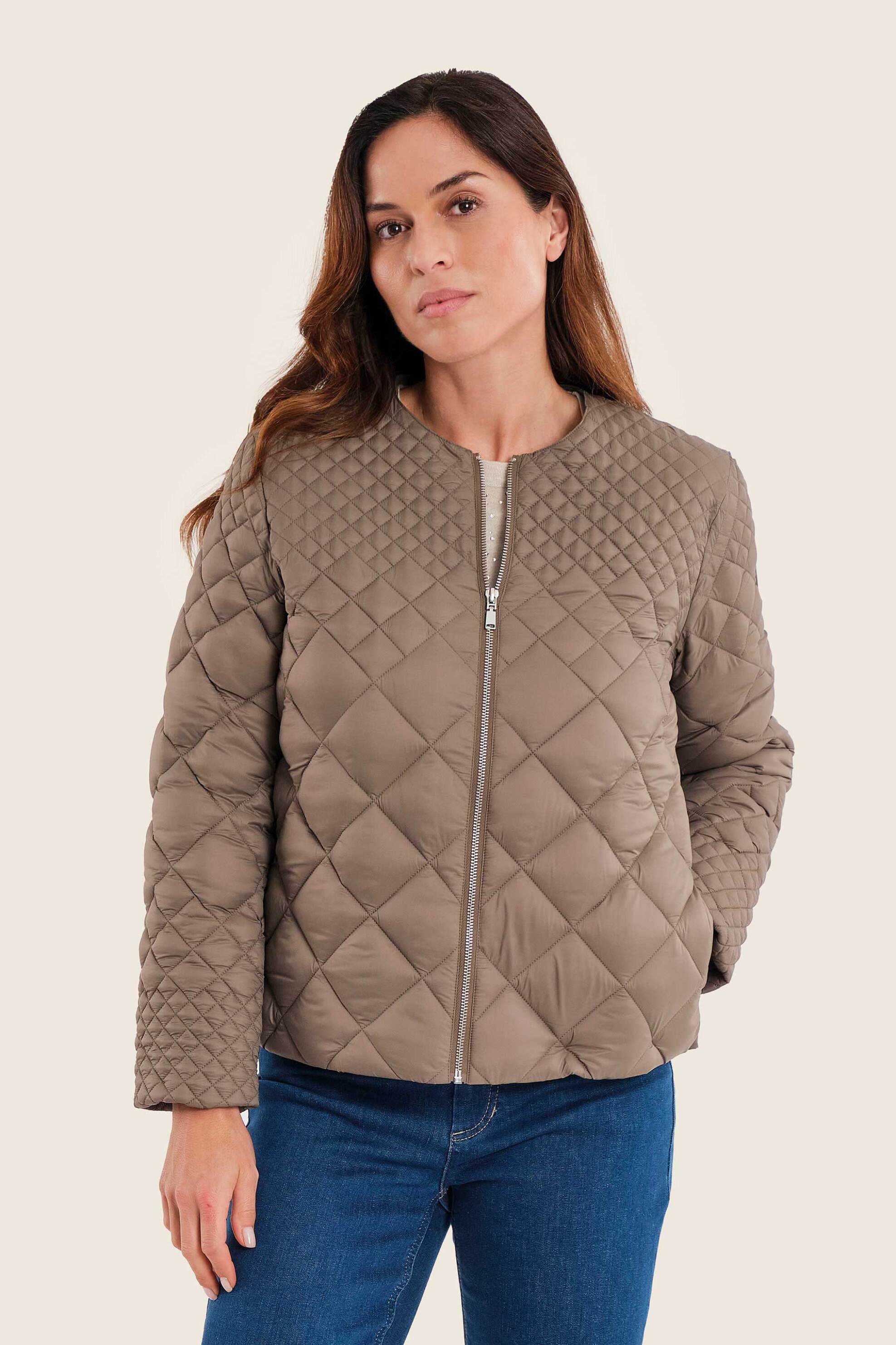 Gerry Weber γυναικείο μπουφάν με καπιτονέ σχέδιο και logo patch στο μανίκι - N72151697038 Καφέ Ανοιχτό