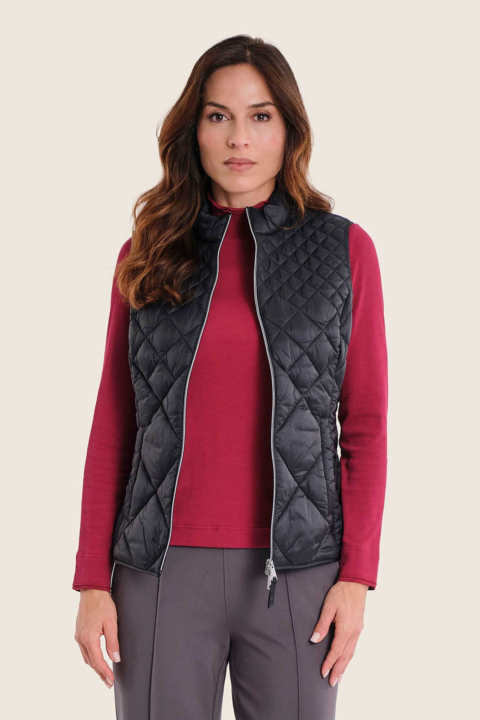 Gerry Weber γυναικείο αμάνικο μπουφάν με καπιτονέ σχέδιο και ψηλό λαιμό - N74770120038 Μαύρο