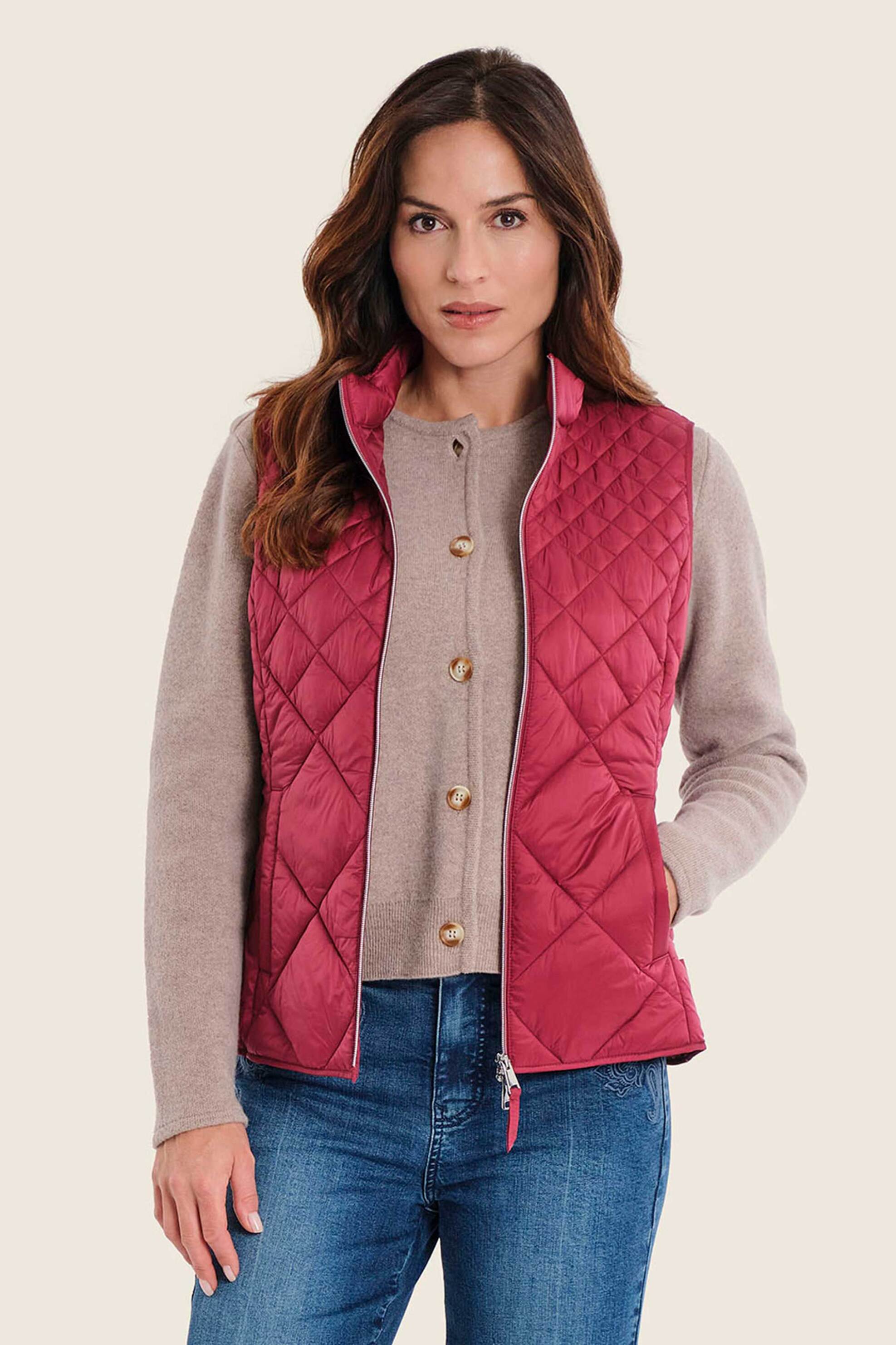 Gerry Weber γυναικείο αμάνικο μπουφάν με καπιτονέ σχέδιο και ψηλό λαιμό - N74770696038 Φούξια