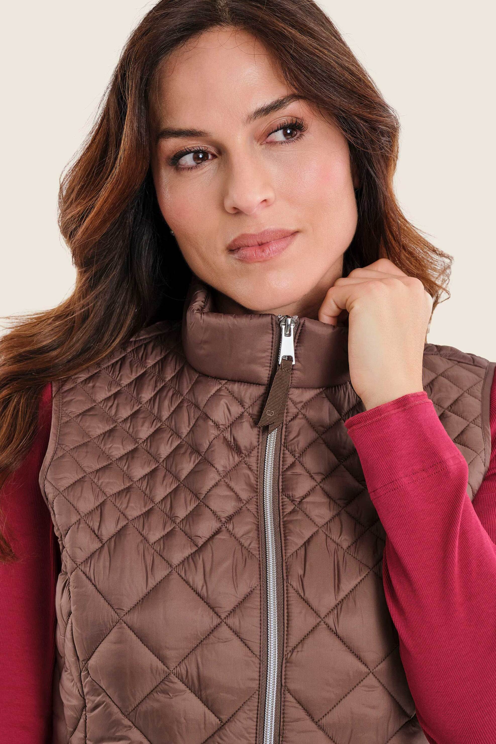 Gerry Weber γυναικείο αμάνικο μπουφάν με καπιτονέ σχέδιο και ψηλό λαιμό - N74770701038 Καφέ