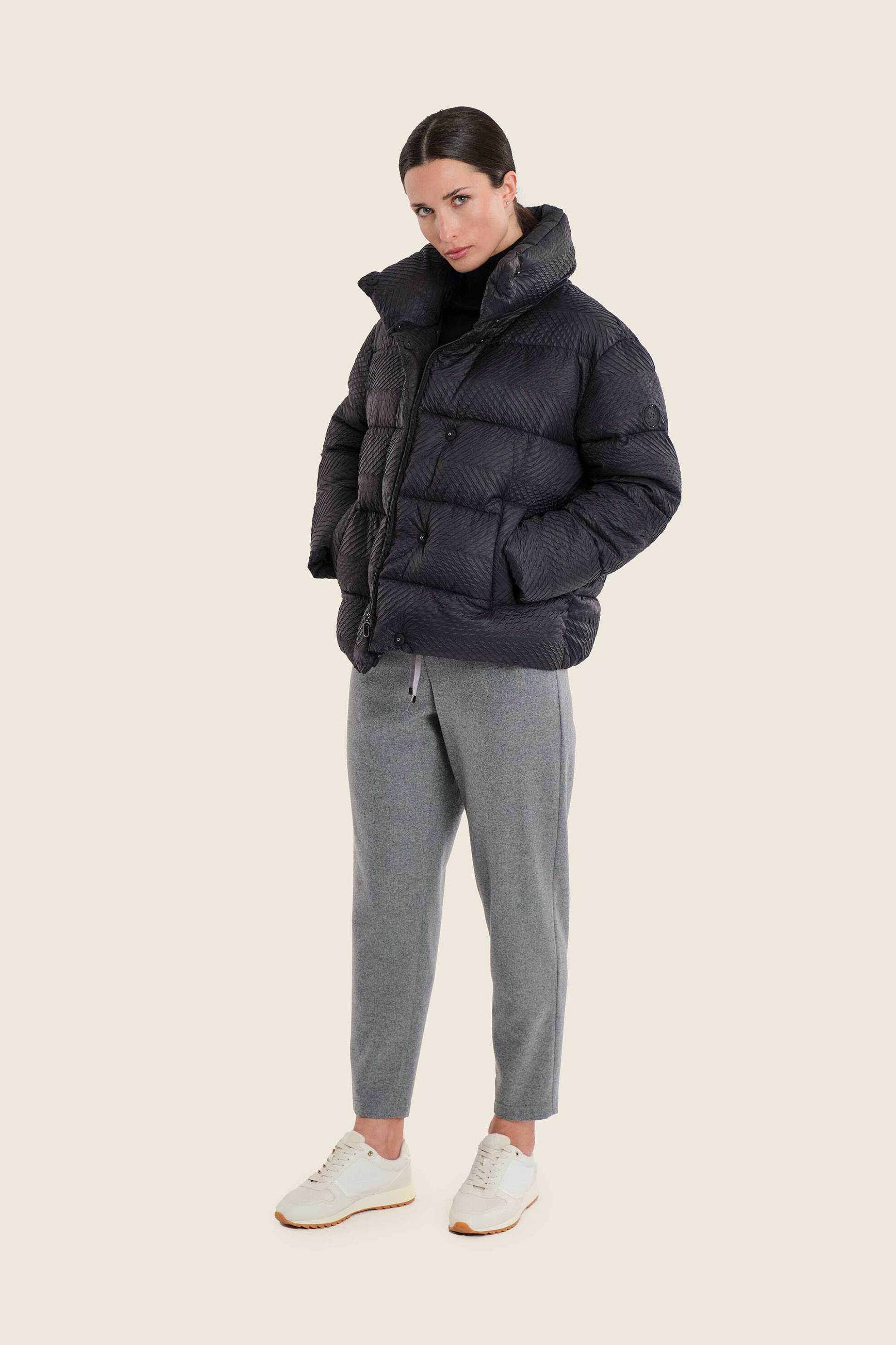 GERRY WEBER Gerry Weber γυναικείο puffer μπουφάν με ανάγλυφο σχέδιο και ψηλό λαιμό - N78105120038 Μαύρο - 3
