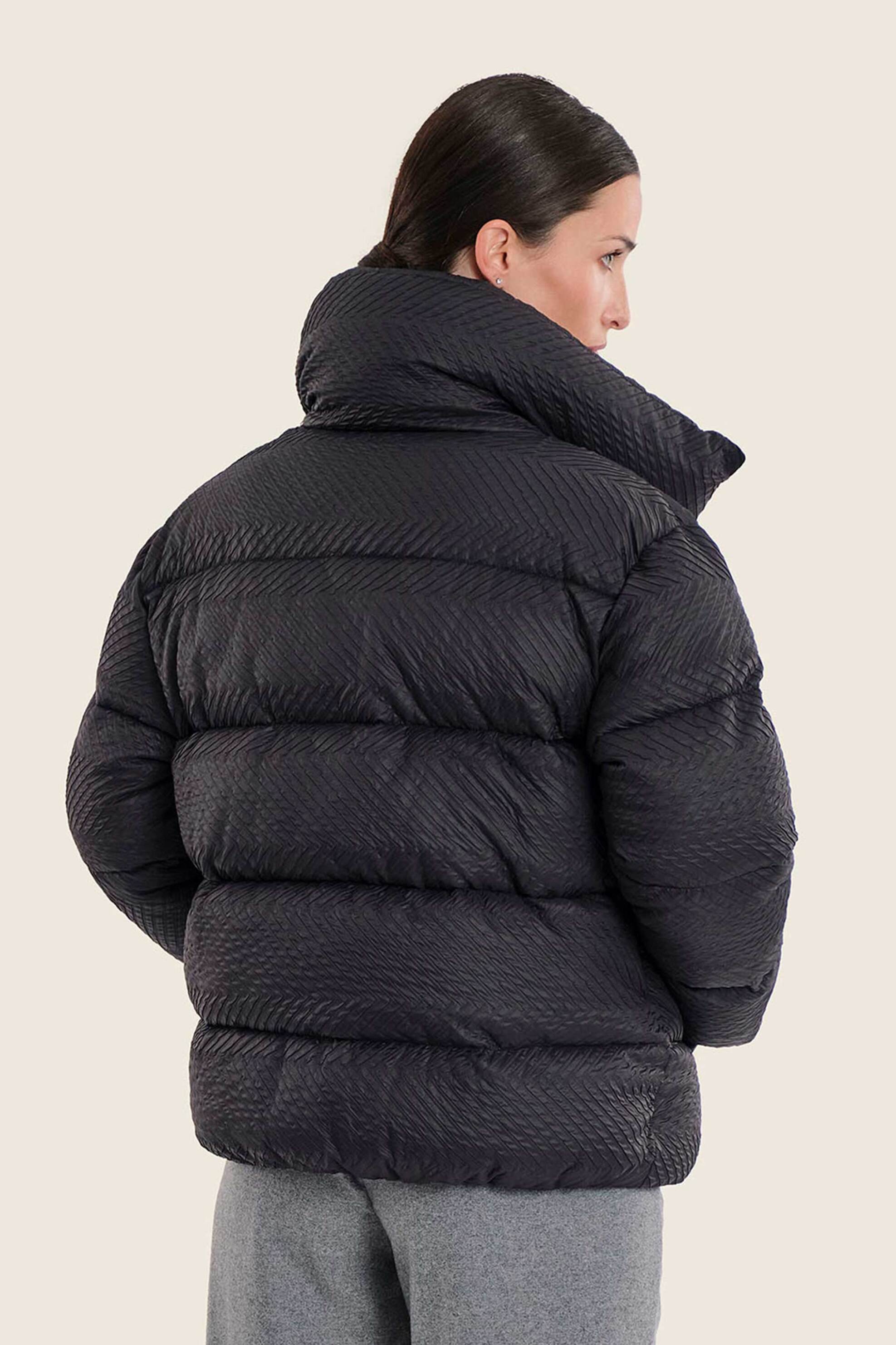 GERRY WEBER Gerry Weber γυναικείο puffer μπουφάν με ανάγλυφο σχέδιο και ψηλό λαιμό - N78105120038 Μαύρο - 4