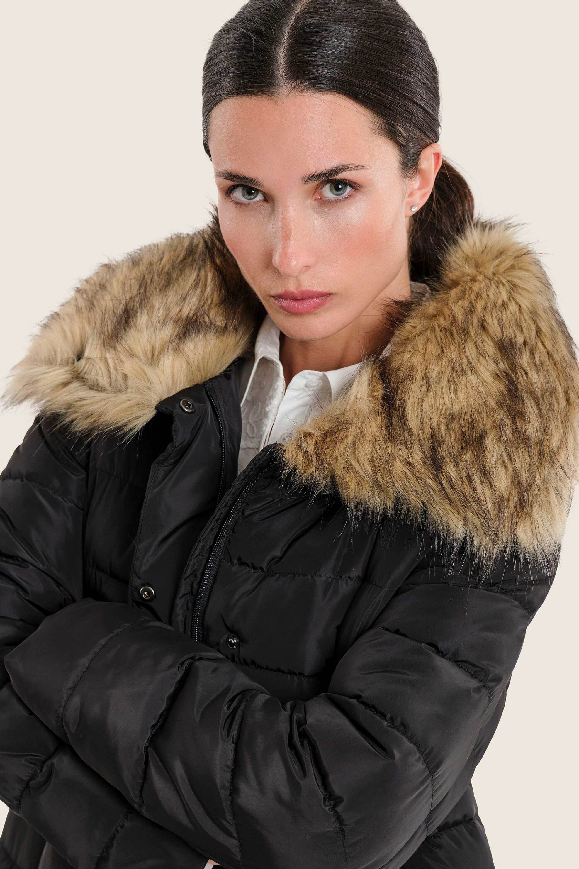 GERRY WEBER Gerry Weber γυναικείο μακρύ μπουφάν με καπιτονέ σχέδιο και γιακά από faux γούνα - N78111120038 Μαύρο - 2