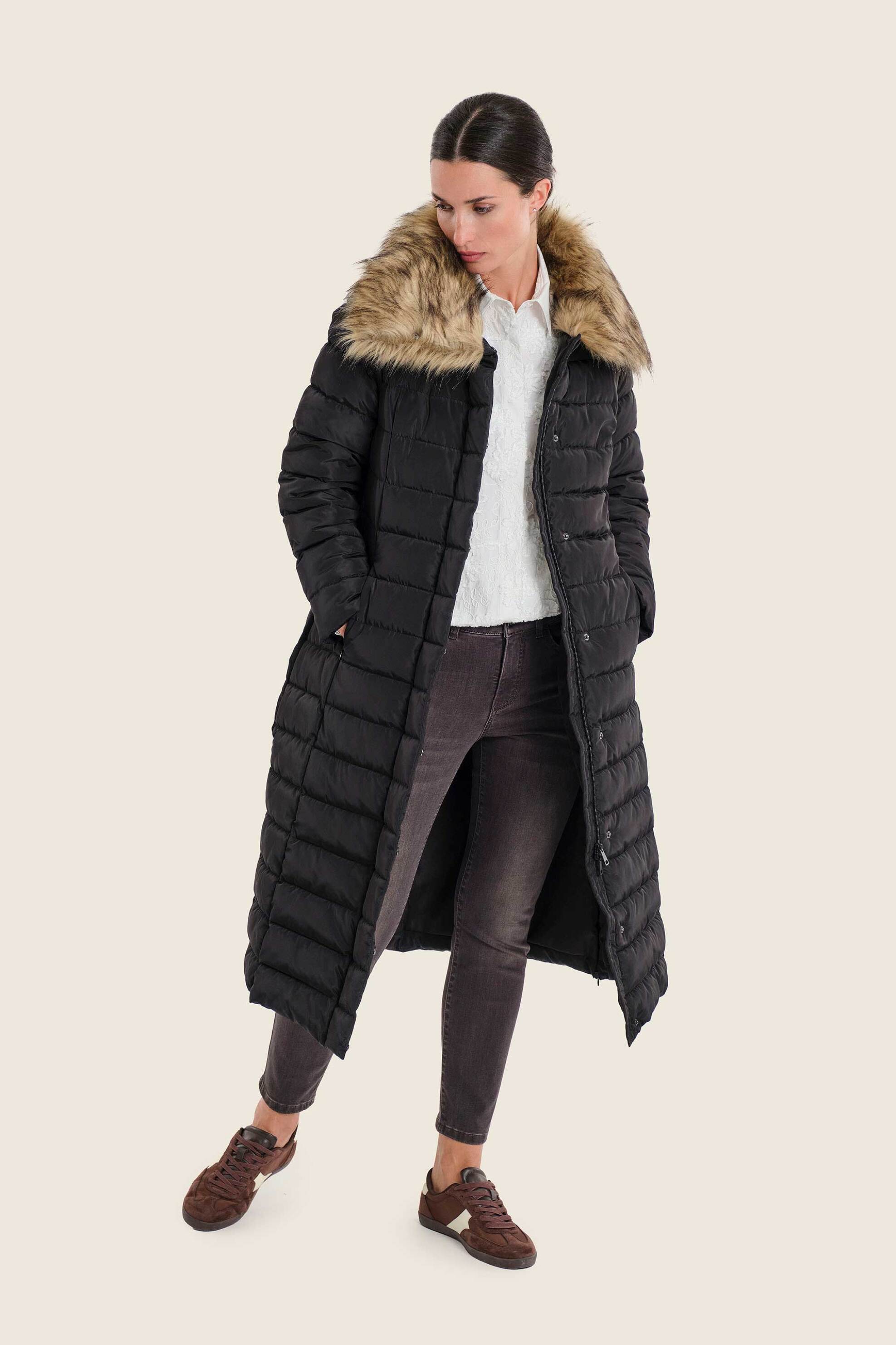 GERRY WEBER Gerry Weber γυναικείο μακρύ μπουφάν με καπιτονέ σχέδιο και γιακά από faux γούνα - N78111120038 Μαύρο - 3