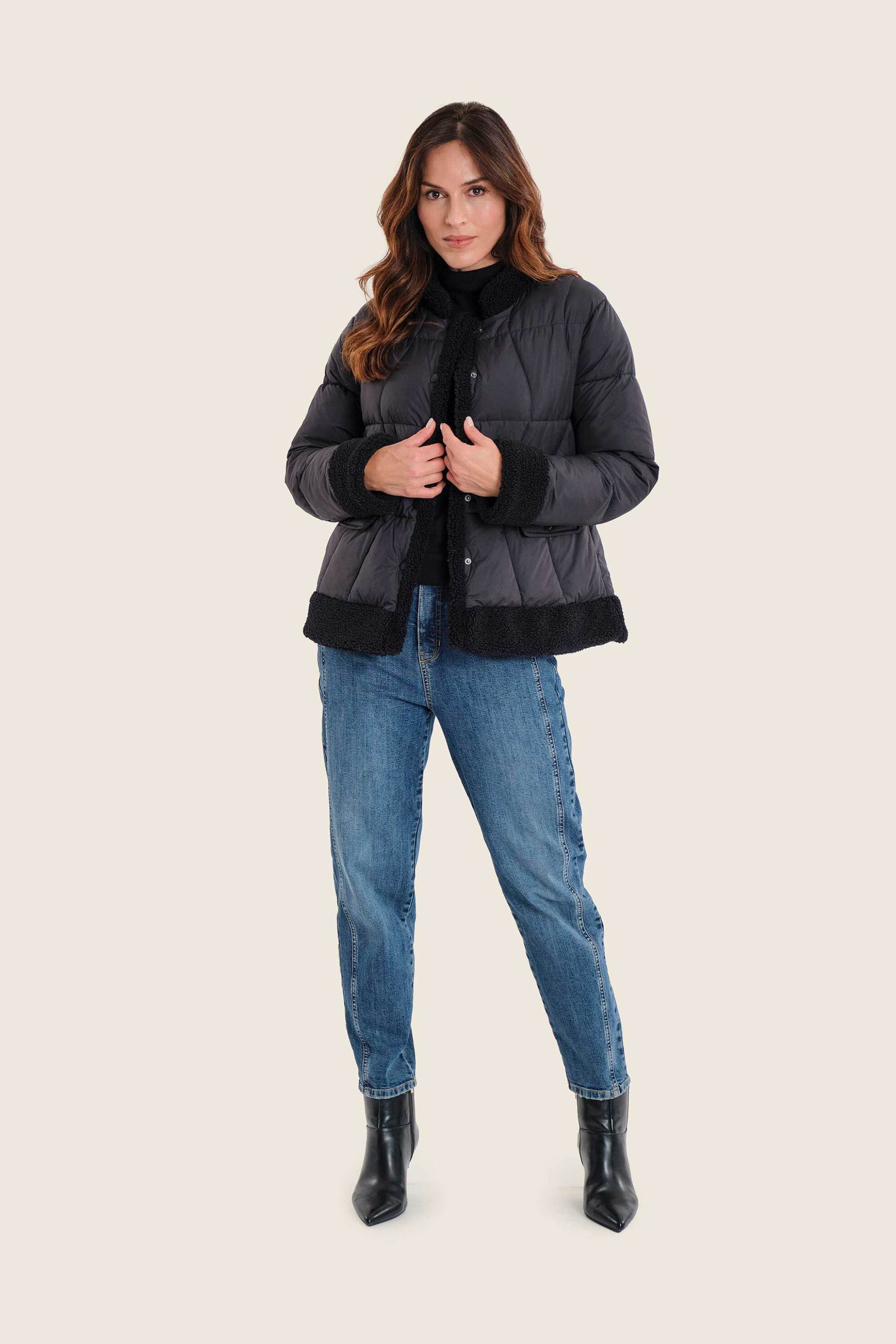 GERRY WEBER Gerry Weber γυναικείο μπουφάν με μπουκλέ λεπτομέρειες - N78413120038 Μαύρο