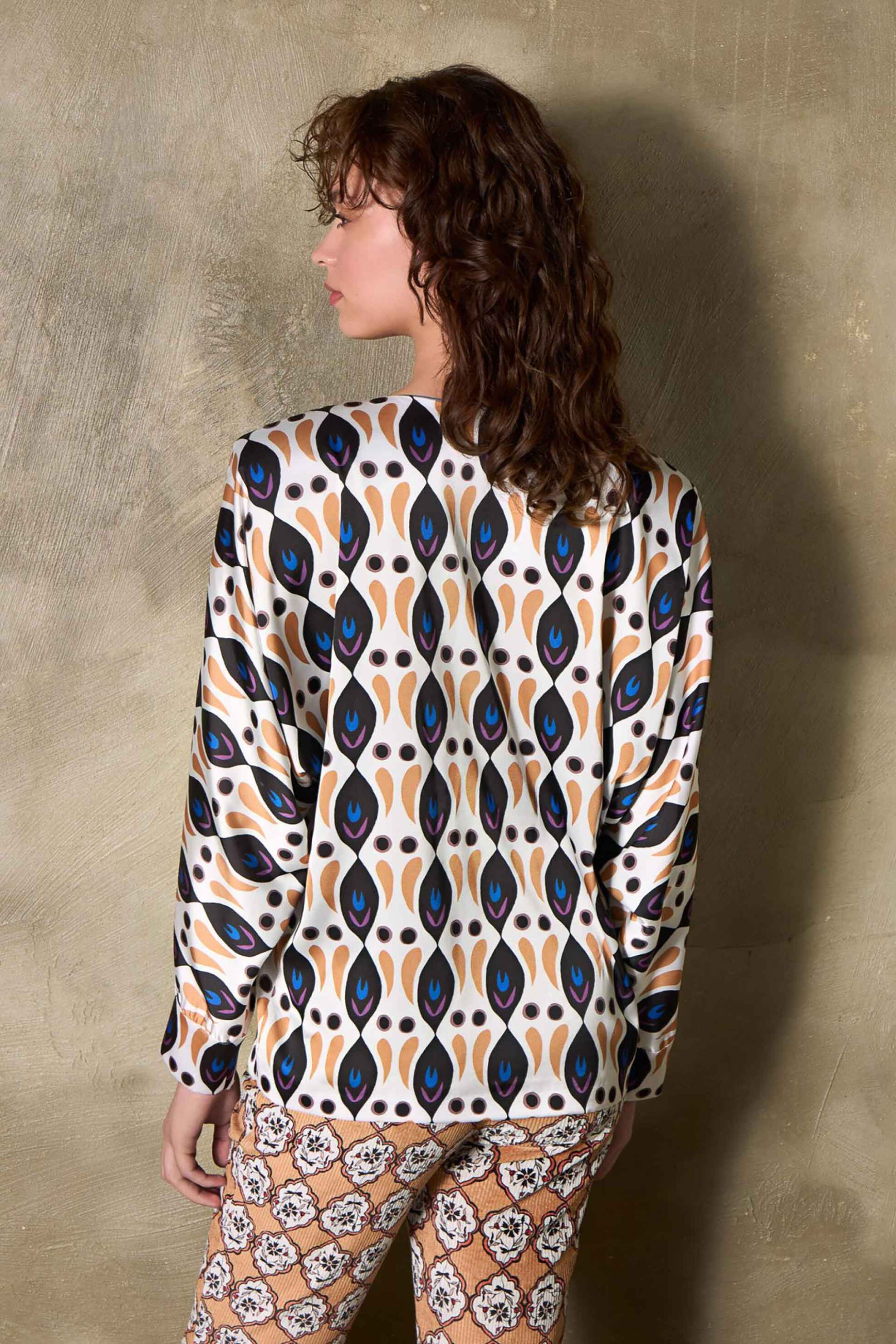 THE ARTIANS The Artians γυναικεία μπλούζα με all-over print Tailored Fit "Slip Contour" - BLAS1 Εκρού - 3