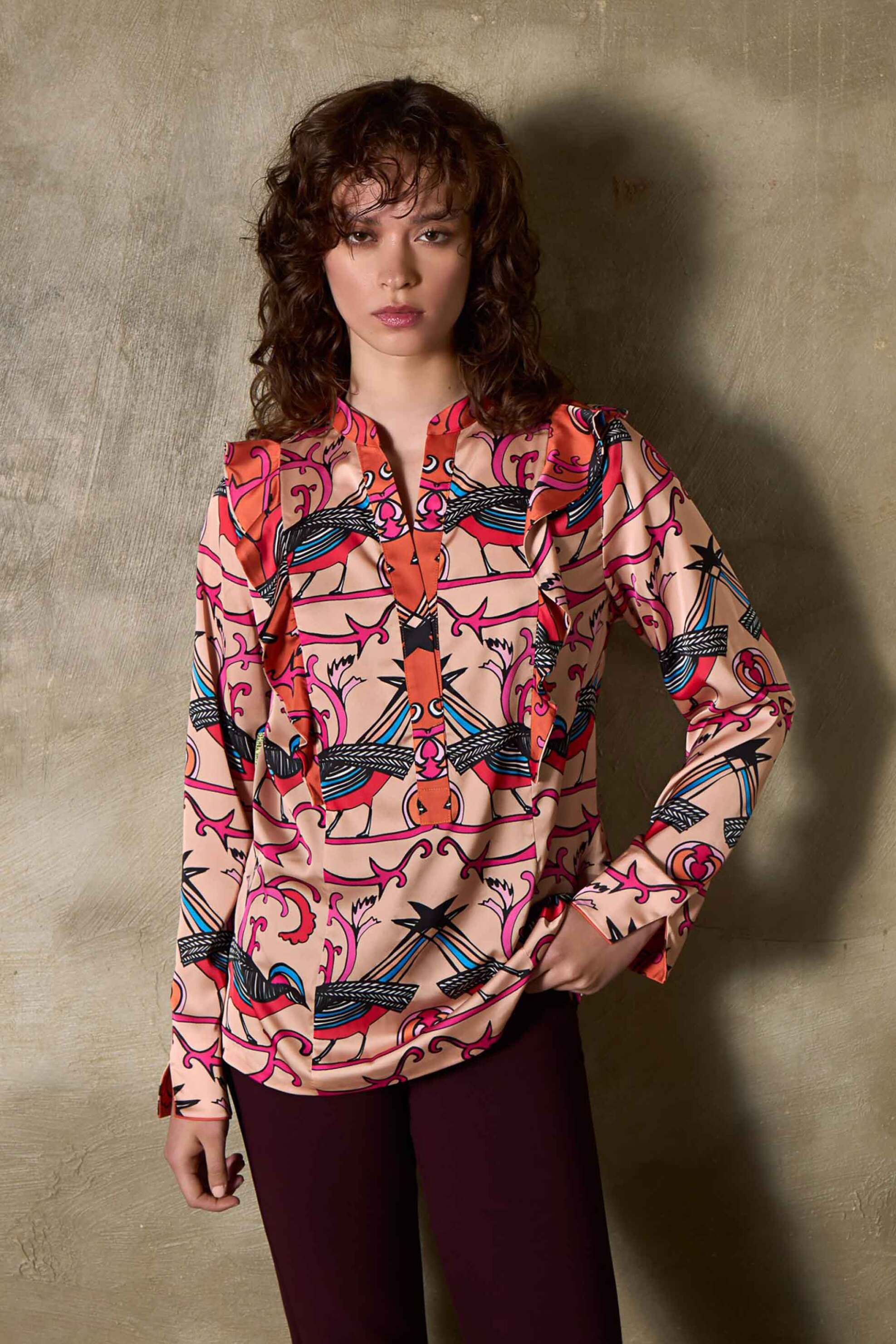 THE ARTIANS The Artians γυναικεία μπλούζα με all-over print Relaxed Fit "Inner Form" - BLAS7 Πολύχρωμο